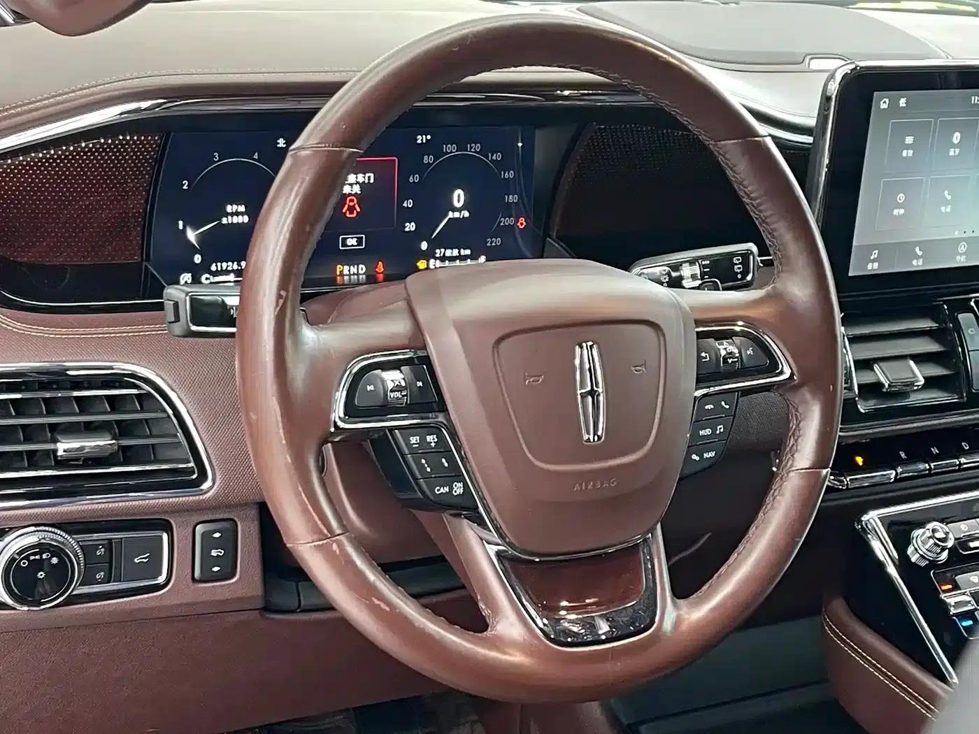 Navigator 2020 3.5T Long Wheelbase Presidential Edition — миниатюра 6