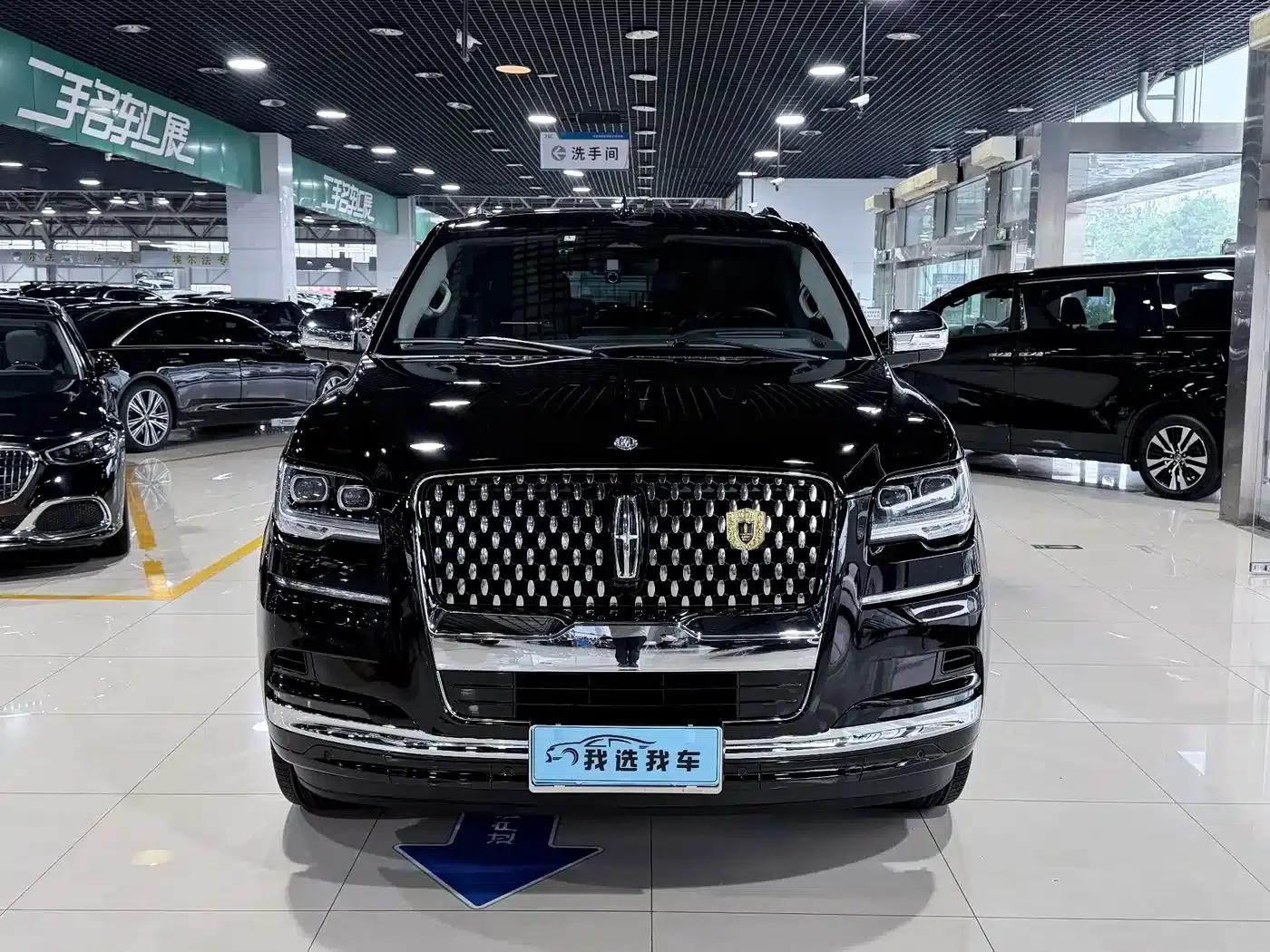 Navigator 2022 3.5T Long Wheelbase Presidential Edition — миниатюра 2