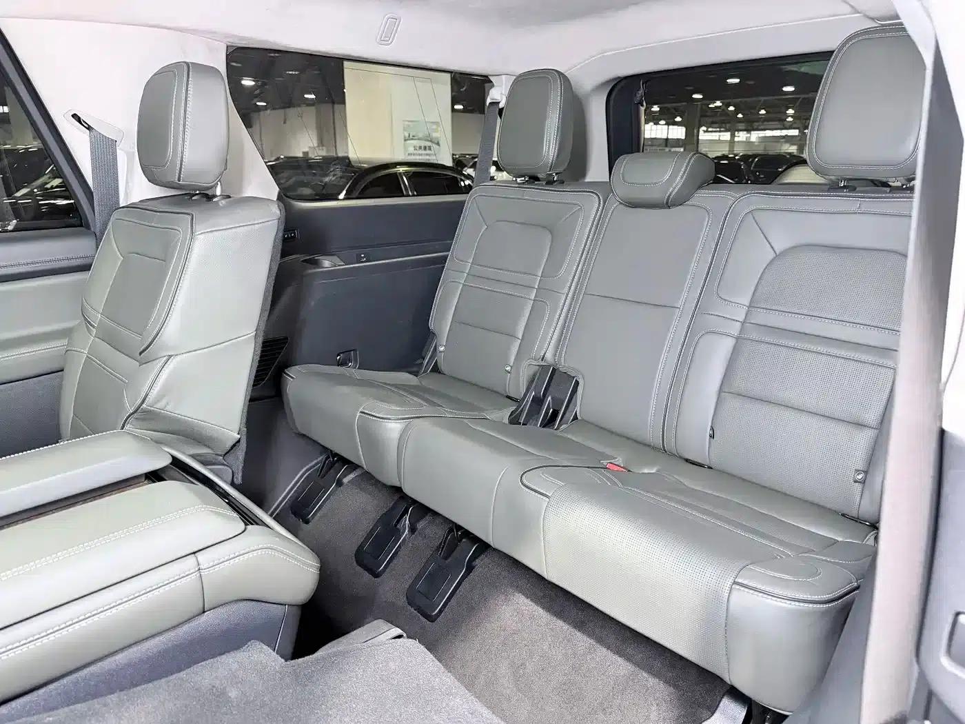 Navigator 2022 3.5T Long Wheelbase Presidential Edition — миниатюра 14