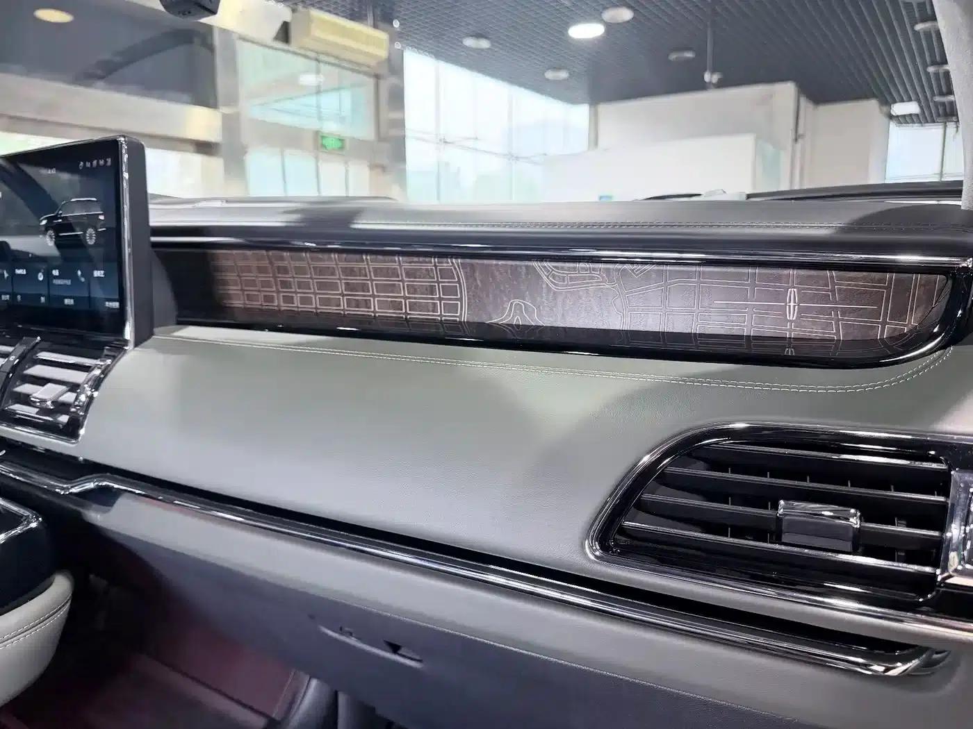Navigator 2022 3.5T Long Wheelbase Presidential Edition — миниатюра 16