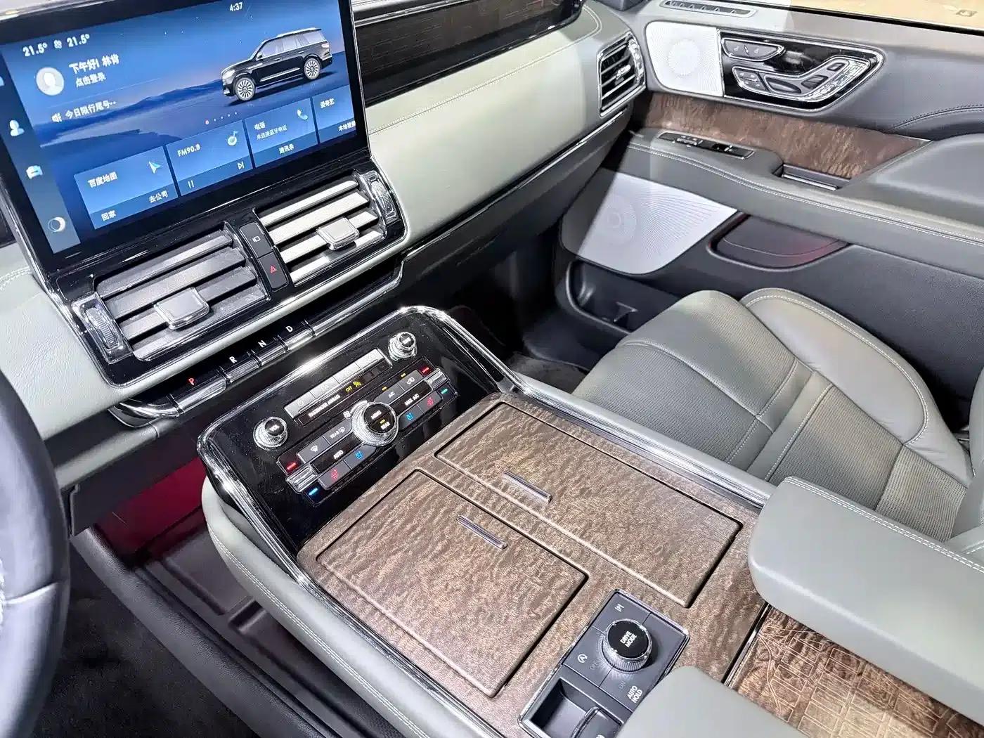 Navigator 2022 3.5T Long Wheelbase Presidential Edition — миниатюра 8