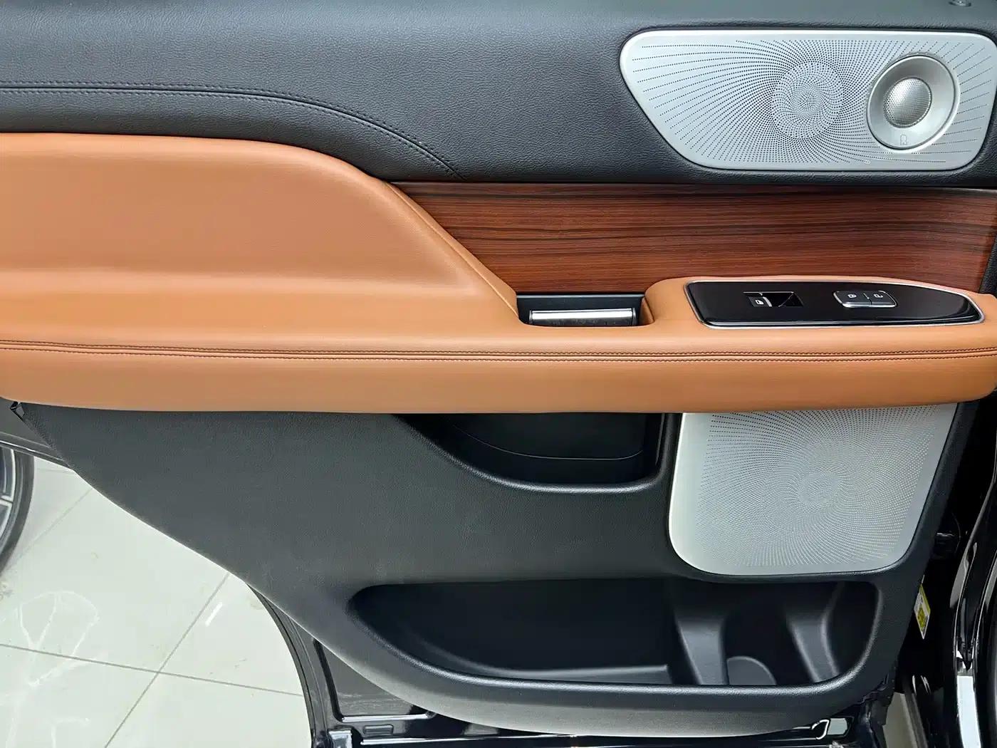 Navigator 2020 3.5T Premium Edition — миниатюра 10