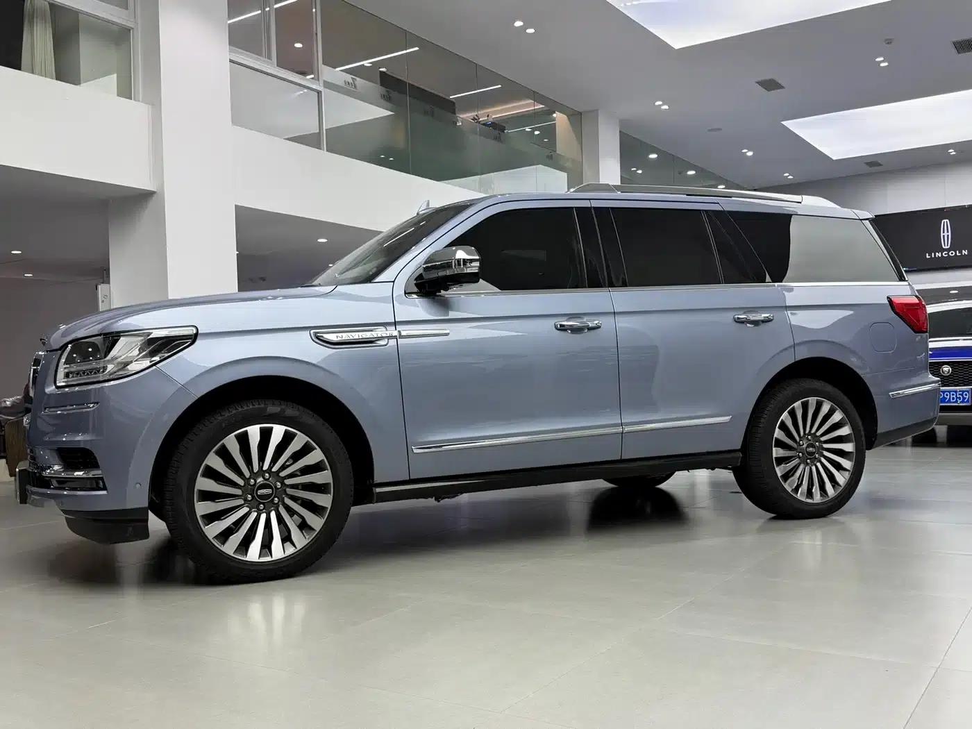 Navigator 2019 3.5T Presidential Series (China VI Emission Standard) — миниатюра 1