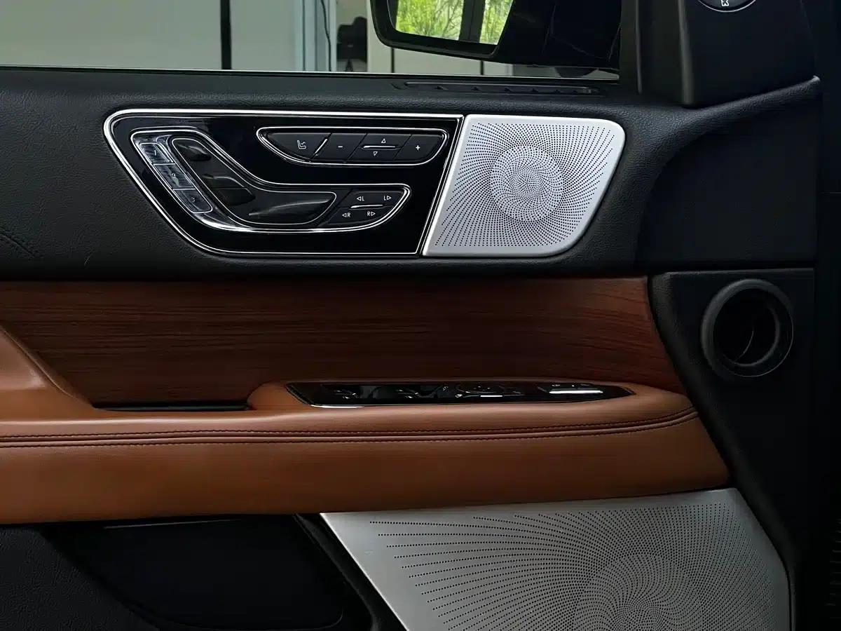 Navigator 2019 3.5T Premium Edition (China VI Emission Standard) — миниатюра 15