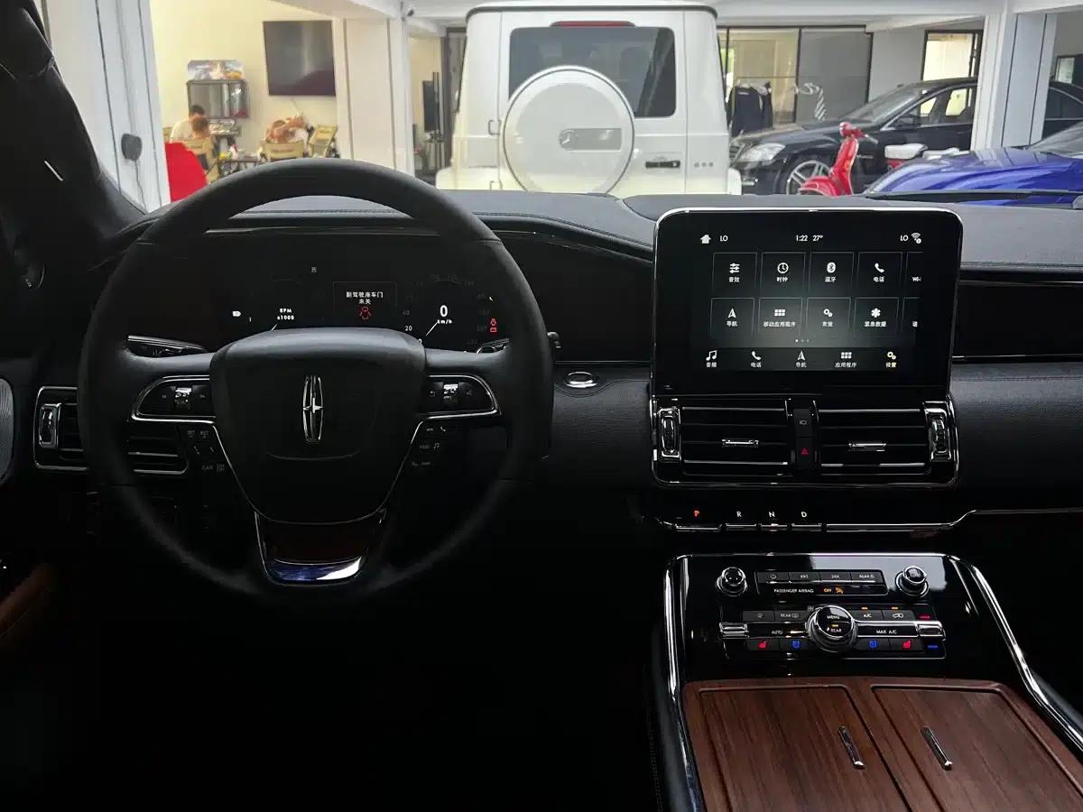 Navigator 2019 3.5T Premium Edition (China VI Emission Standard) — миниатюра 33