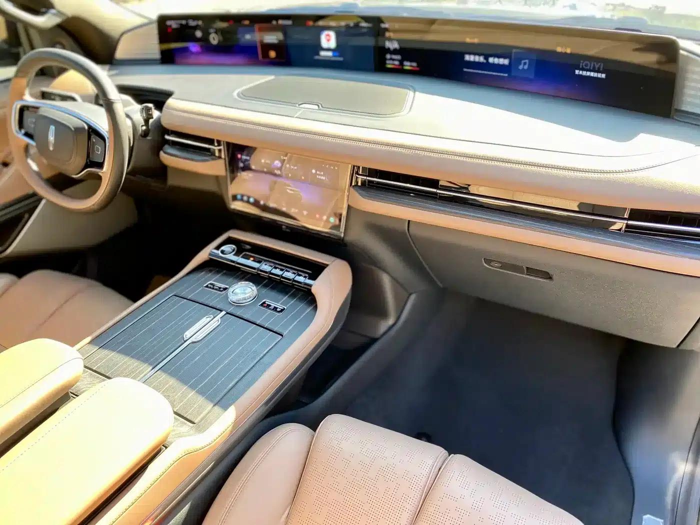 Navigator 2025 3.5T Presidential Edition — миниатюра 12