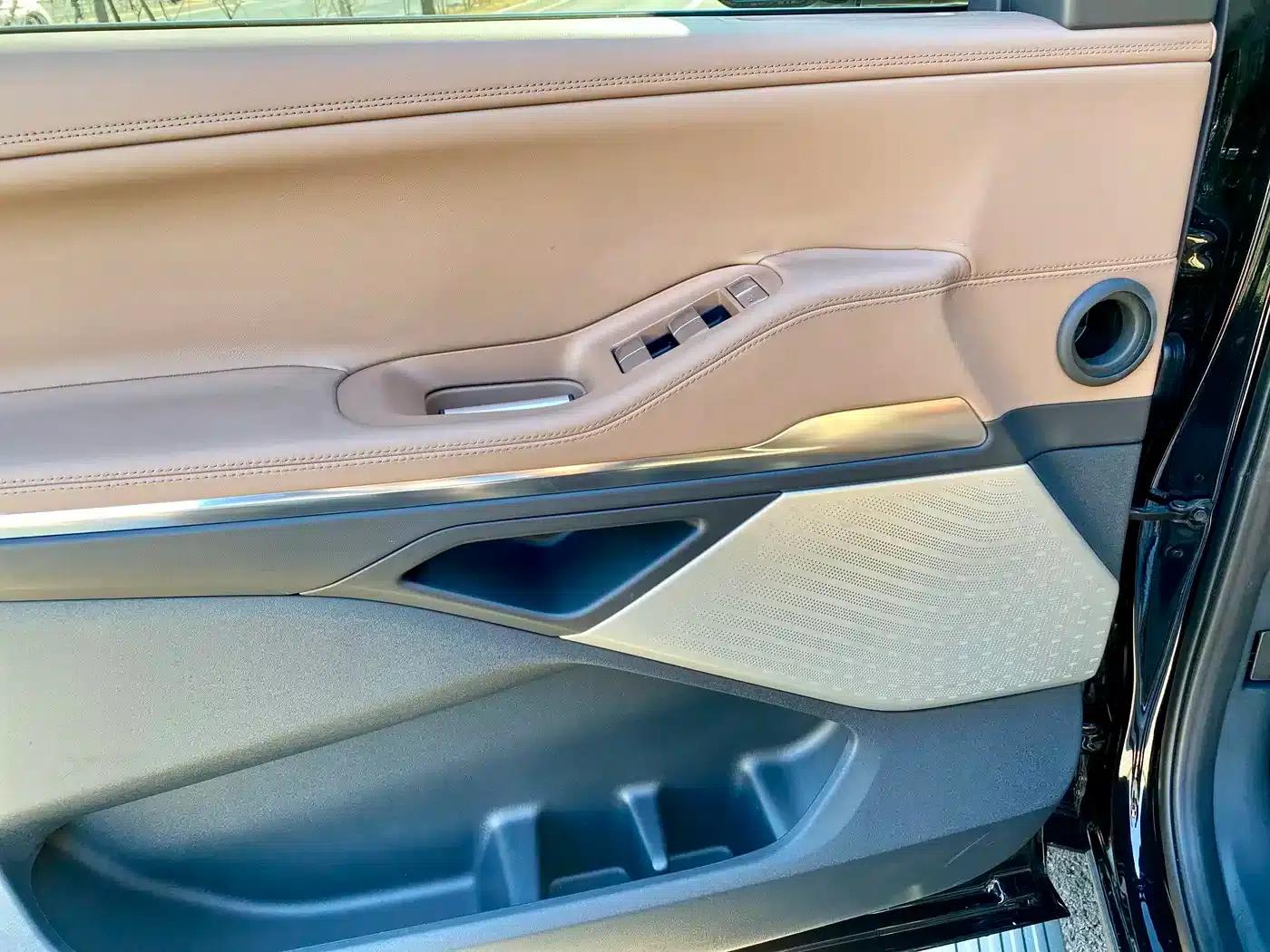 Navigator 2025 3.5T Presidential Edition — миниатюра 13