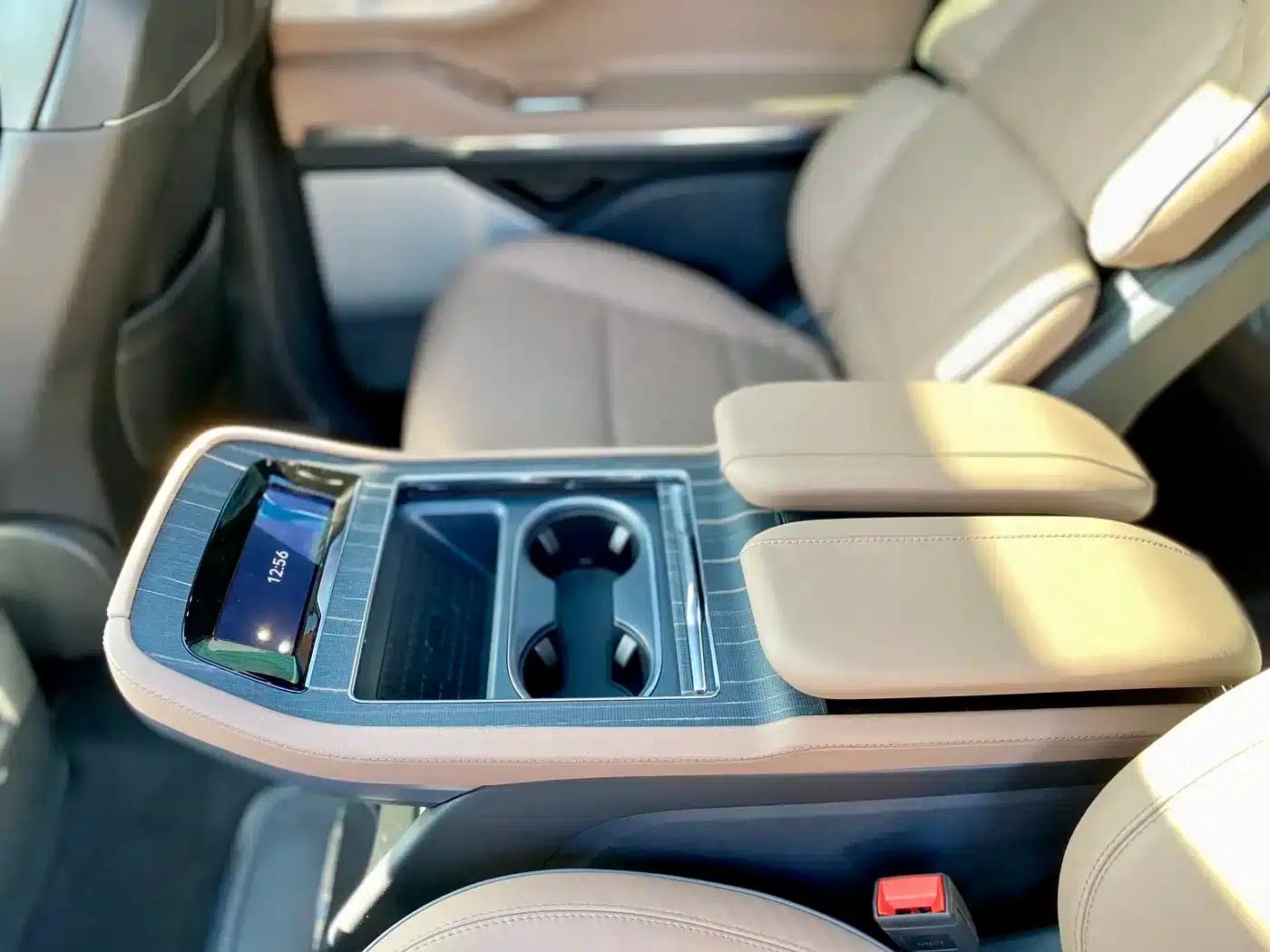 Navigator 2025 3.5T Presidential Edition — миниатюра 18