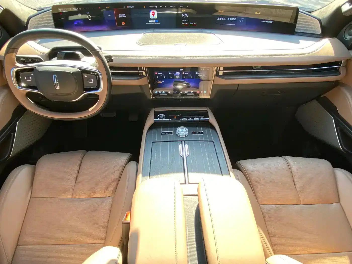 Navigator 2025 3.5T Presidential Edition — миниатюра 21
