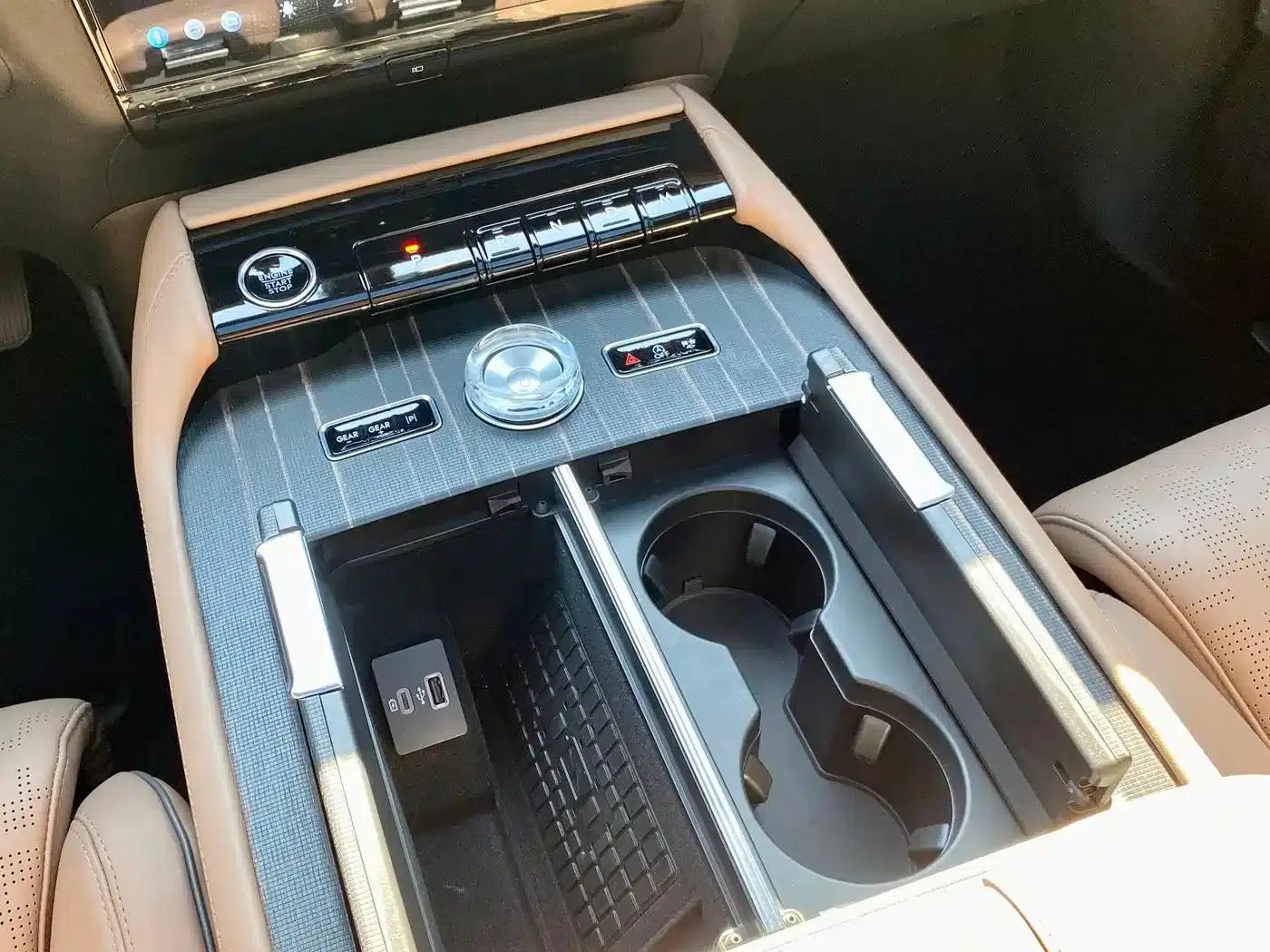 Navigator 2025 3.5T Presidential Edition — миниатюра 23