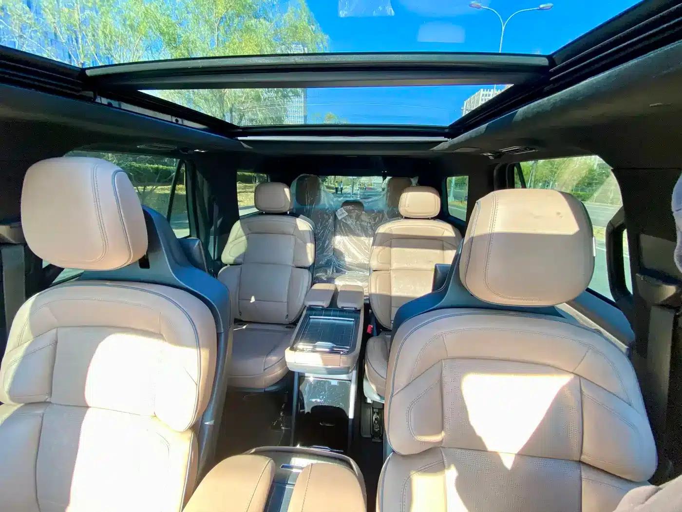Navigator 2025 3.5T Presidential Edition — миниатюра 26