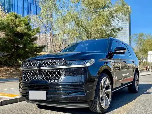 Navigator 2025 3.5T Presidential Edition