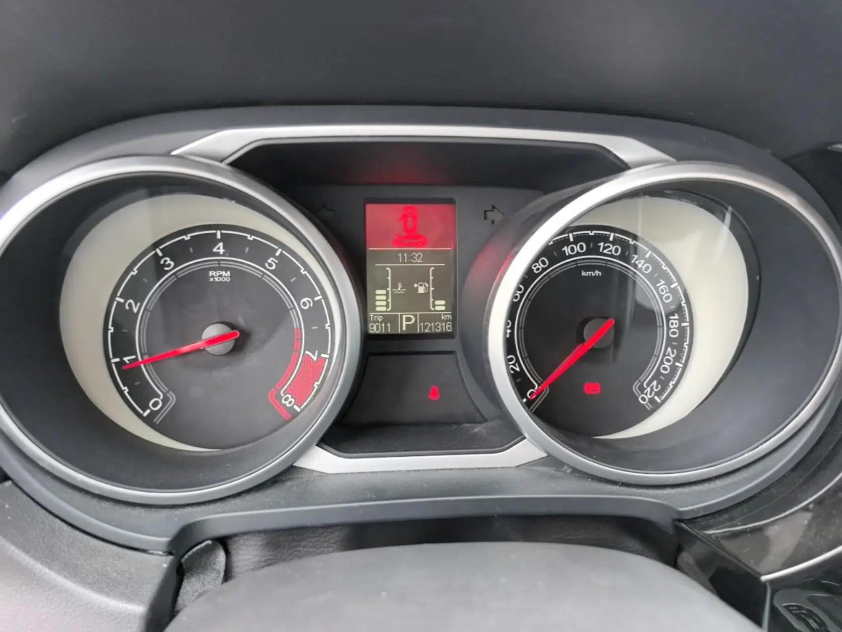 MG GS 2015 2.0TGI TST Luxury Edition — миниатюра 15