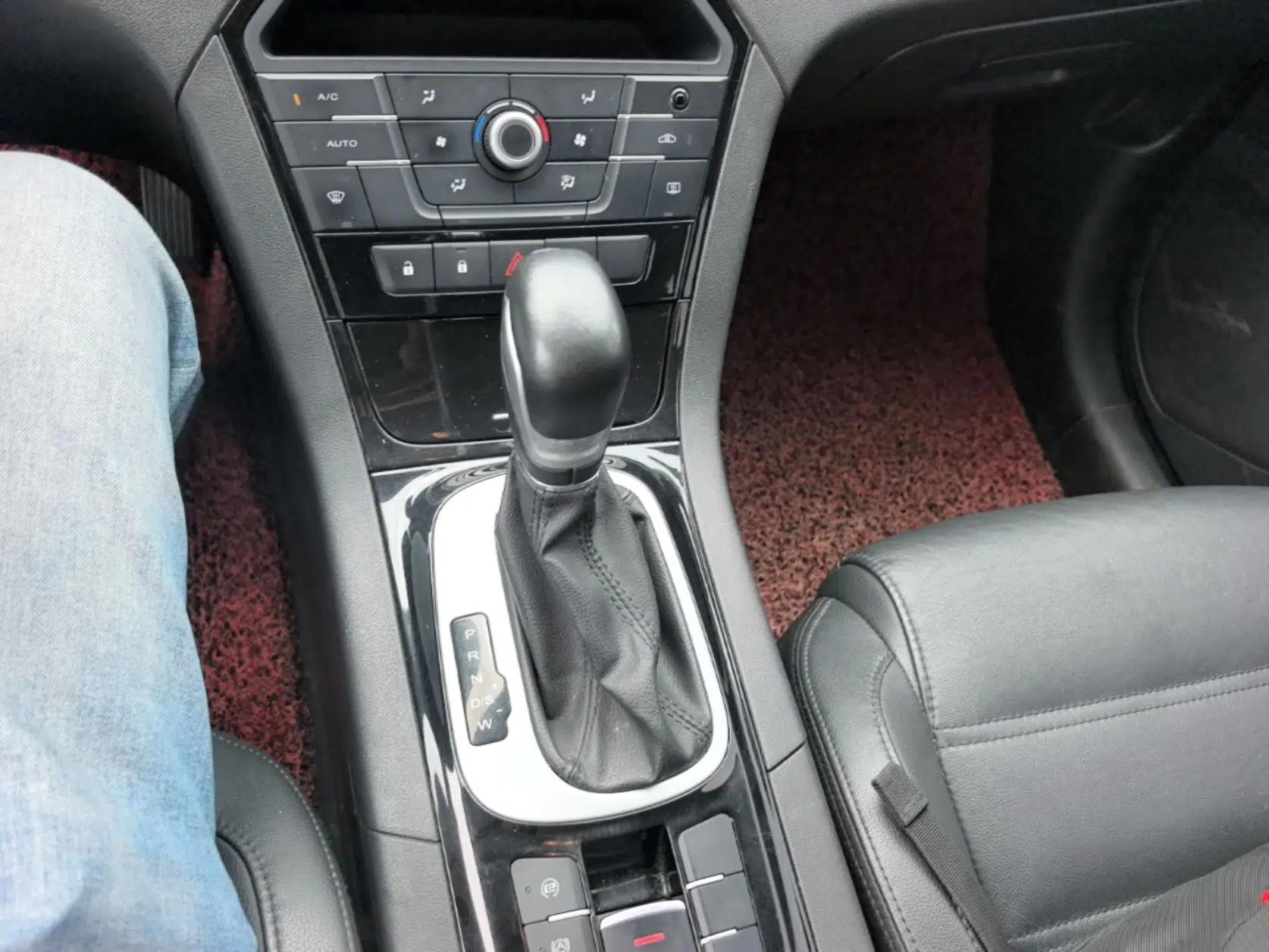 MG GS 2015 2.0TGI TST Luxury Edition — миниатюра 17
