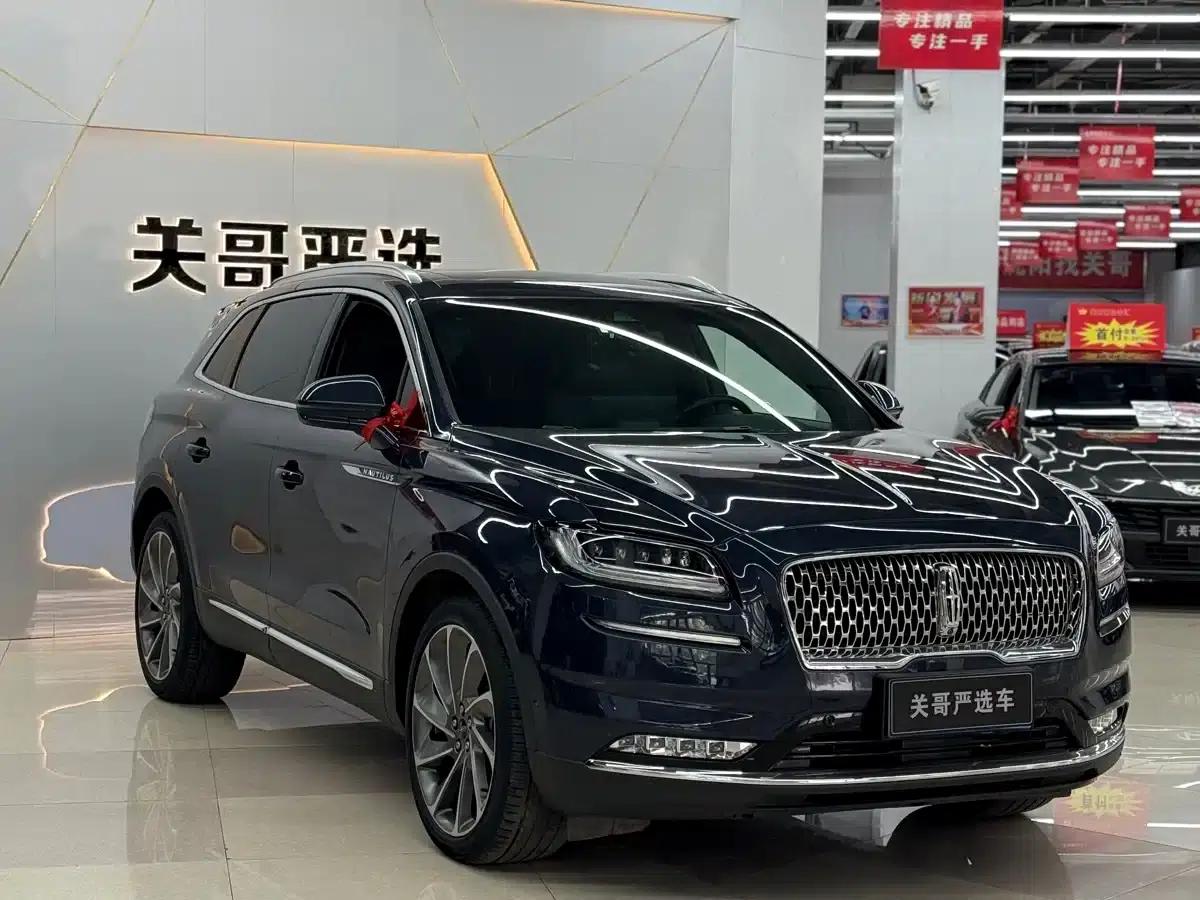 Navigator 2022 2.7T 4WD Premium Edition — миниатюра 1