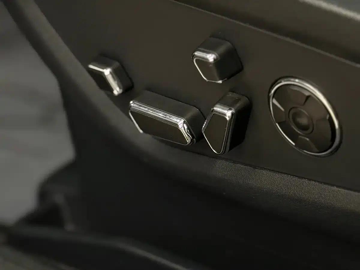 Navigator 2022 2.7T 4WD Premium Edition — миниатюра 20
