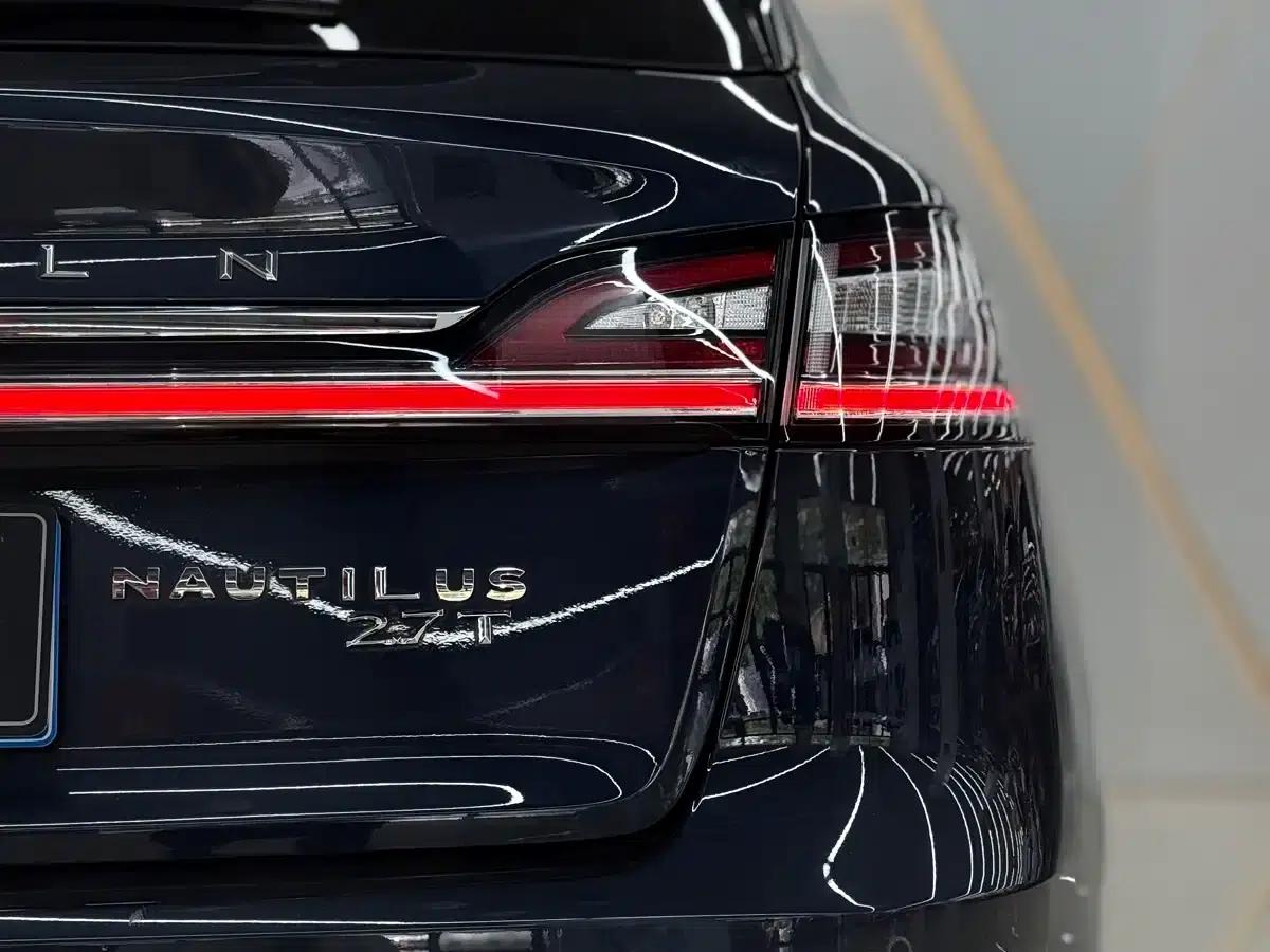Navigator 2022 2.7T 4WD Premium Edition — миниатюра 24