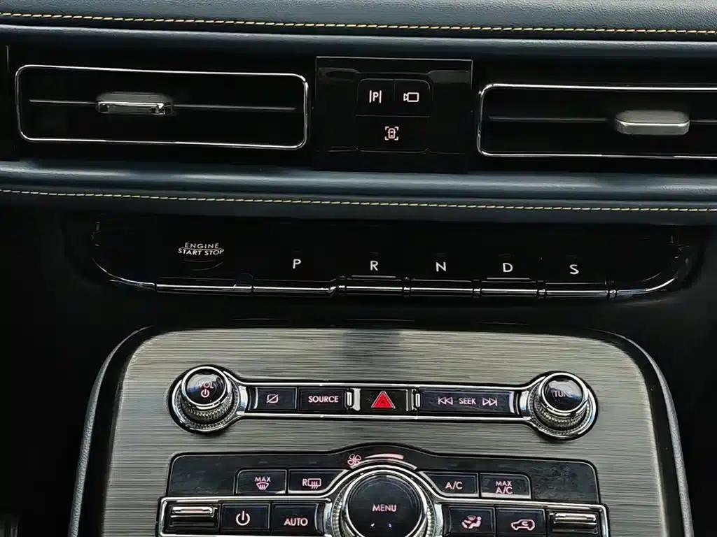 Navigator 2021 2.7T AWD Premium Edition — миниатюра 13