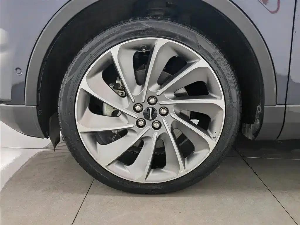 Navigator 2021 2.7T AWD Premium Edition — миниатюра 17