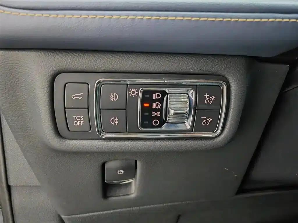 Navigator 2021 2.7T AWD Premium Edition — миниатюра 21