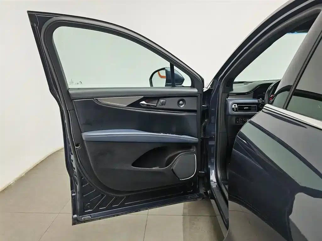 Navigator 2021 2.7T AWD Premium Edition — миниатюра 8