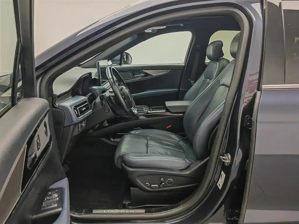 Navigator 2021 2.7T AWD Premium Edition — миниатюра 10
