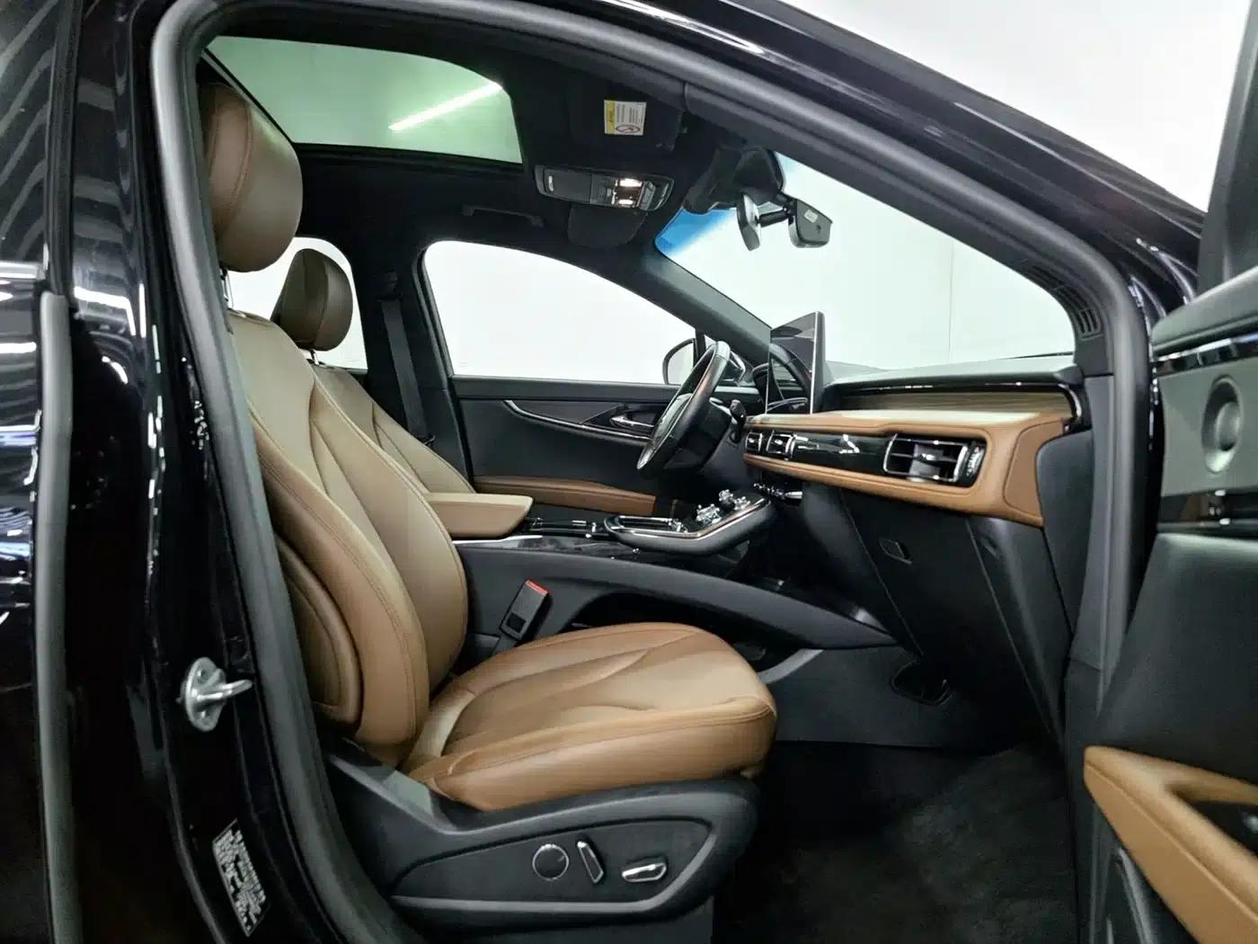 Navigator 2021 2.0T AWD Premium Edition — миниатюра 15