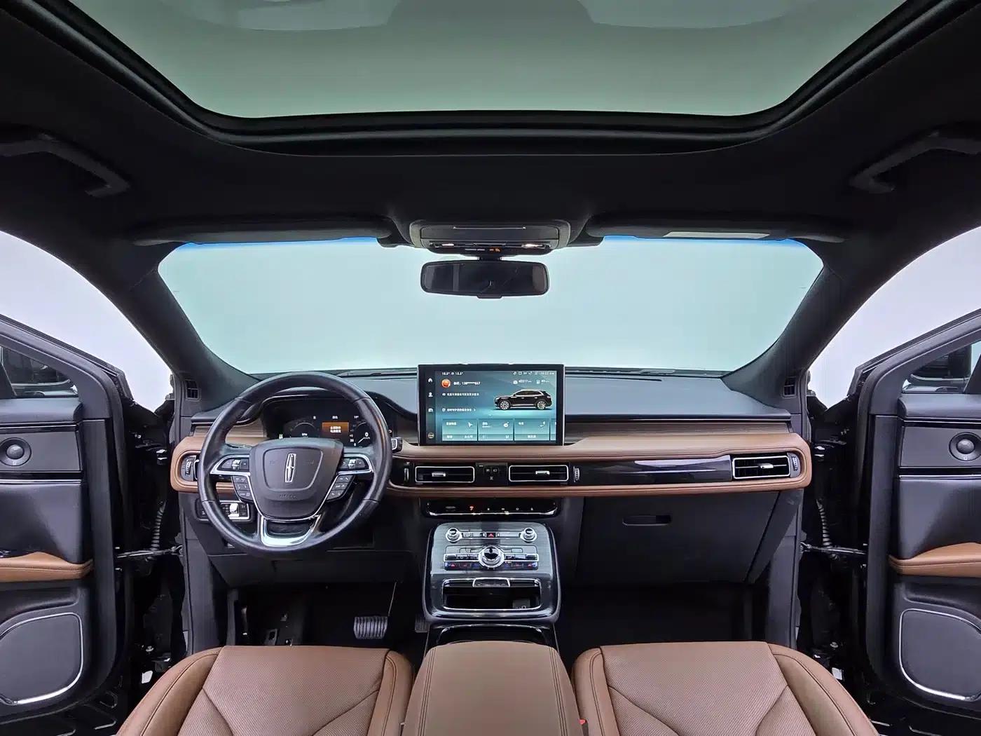 Navigator 2021 2.0T AWD Premium Edition — миниатюра 16