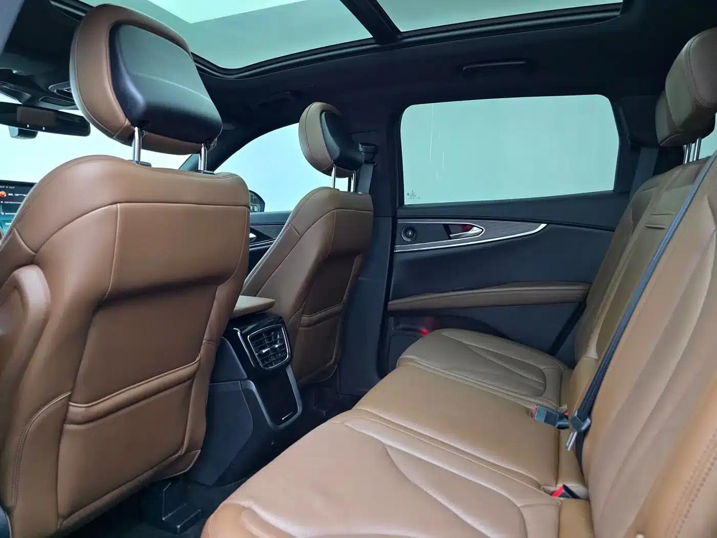 Navigator 2021 2.0T AWD Premium Edition — миниатюра 17