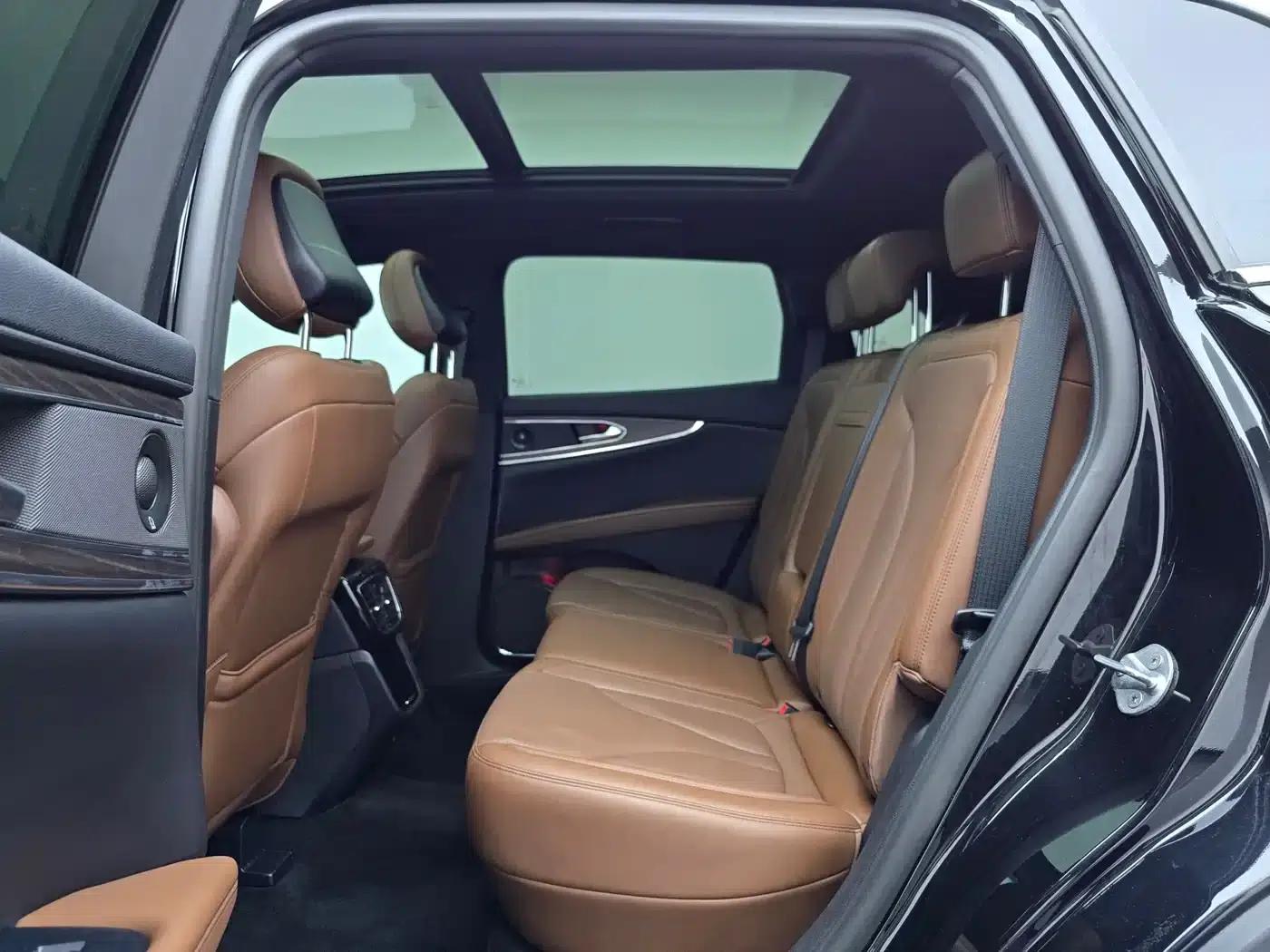 Navigator 2021 2.0T AWD Premium Edition — миниатюра 18