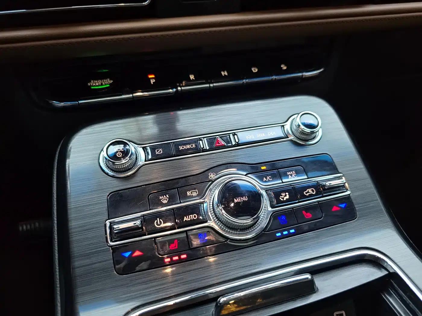 Navigator 2021 2.0T AWD Premium Edition — миниатюра 24