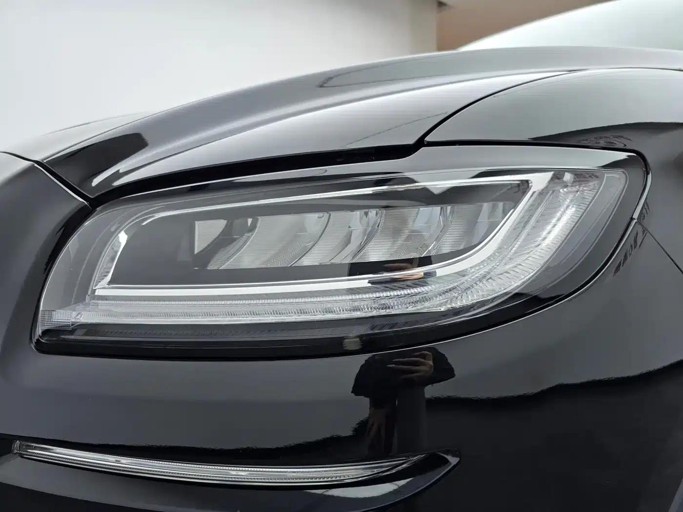 Navigator 2021 2.0T AWD Premium Edition — миниатюра 8