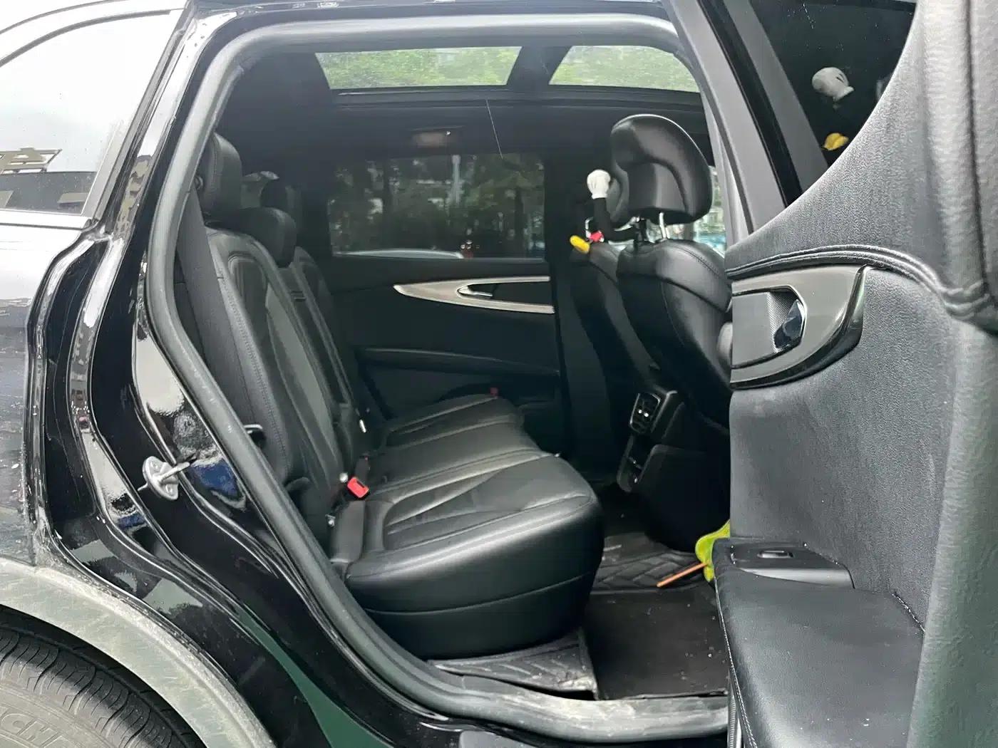 2019 Navigator Imported Model 2.0T Two-Wheel Drive Premium Edition (China VI Emission Standard) — миниатюра 11