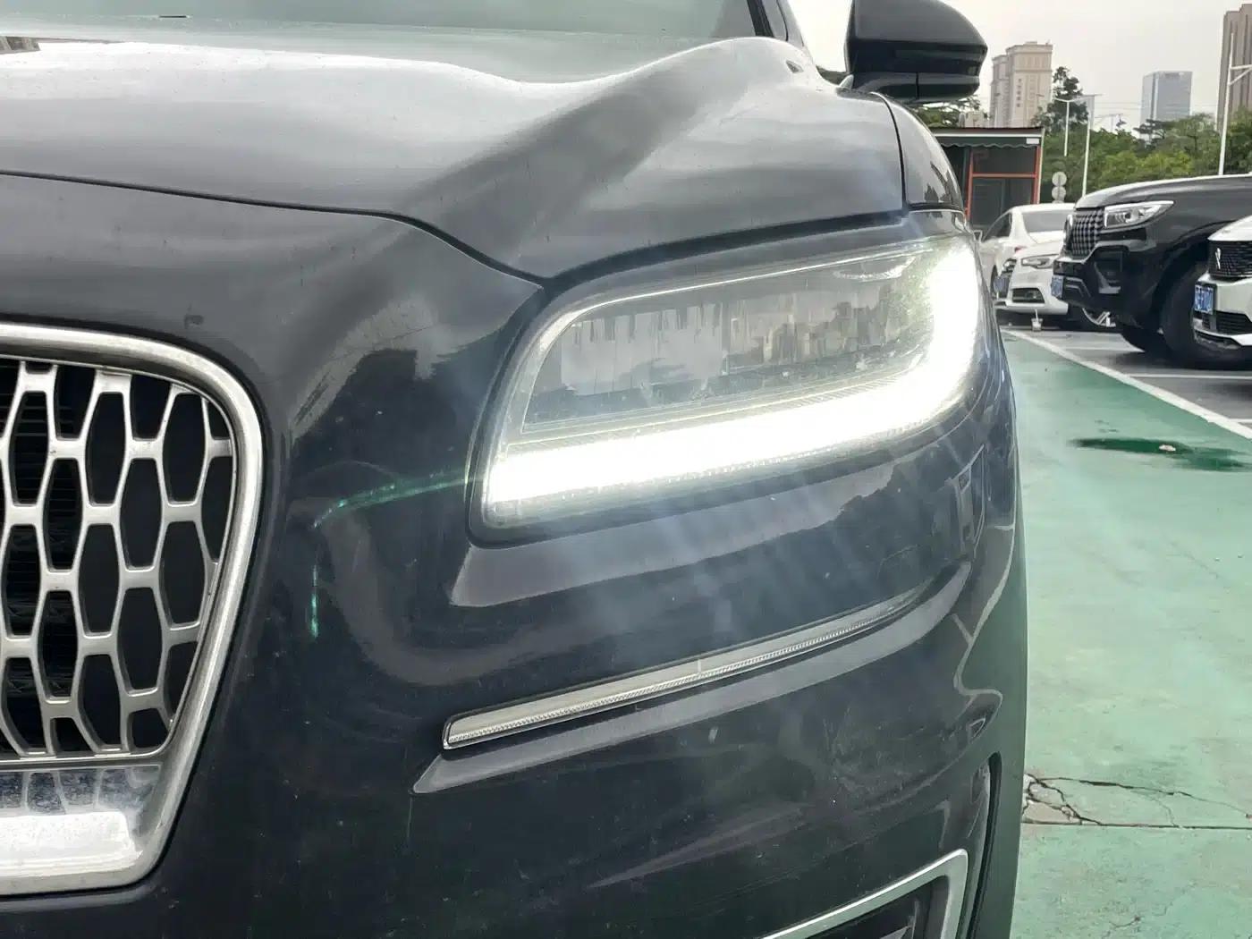 2019 Navigator Imported Model 2.0T Two-Wheel Drive Premium Edition (China VI Emission Standard) — миниатюра 20