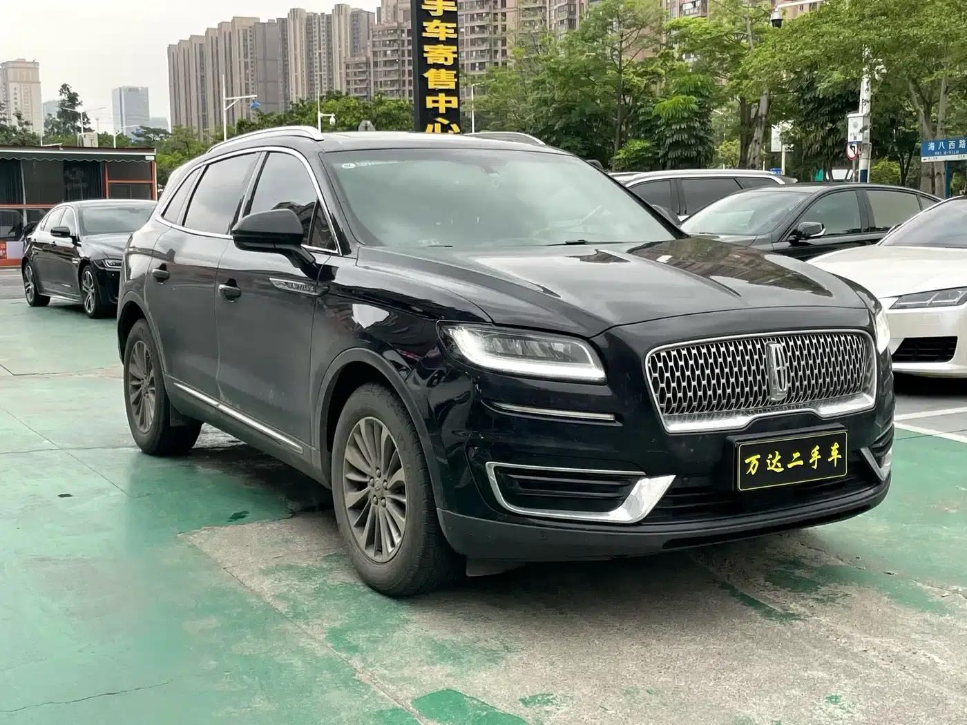 2019 Navigator Imported Model 2.0T Two-Wheel Drive Premium Edition (China VI Emission Standard) — миниатюра 3