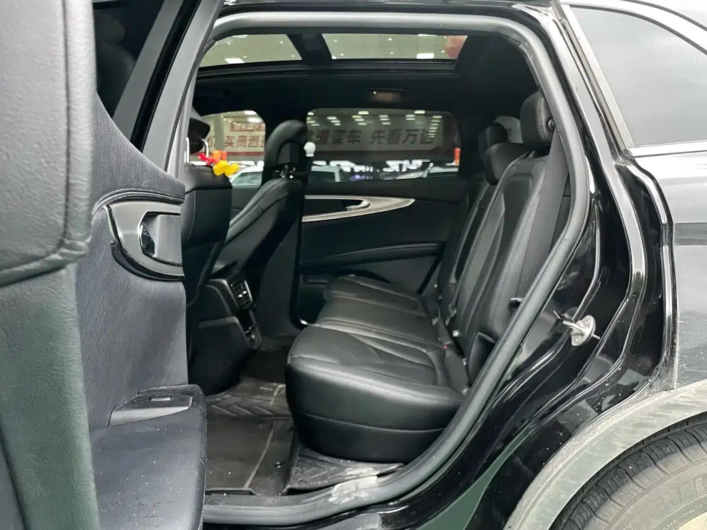2019 Navigator Imported Model 2.0T Two-Wheel Drive Premium Edition (China VI Emission Standard) — миниатюра 8