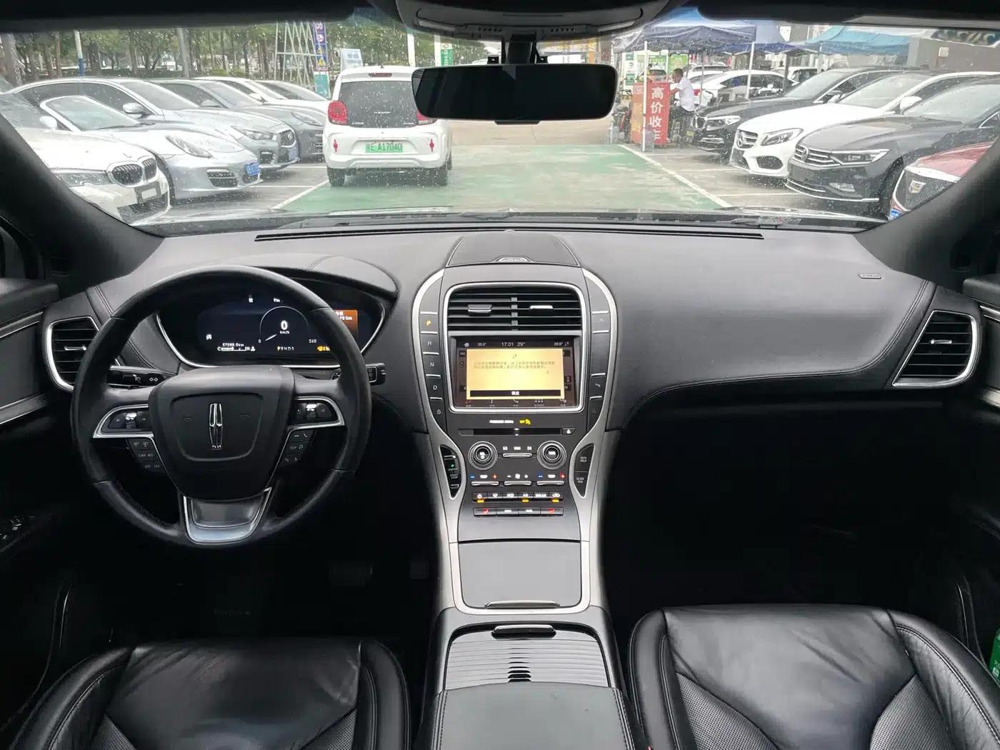 2019 Navigator Imported Model 2.0T Two-Wheel Drive Premium Edition (China VI Emission Standard) — миниатюра 9