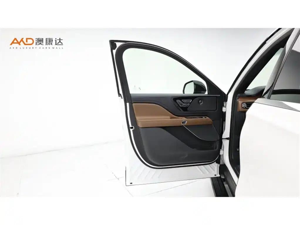 Aviator / 3.0T / 2022 / V6 AWD Premium Edition — миниатюра 11