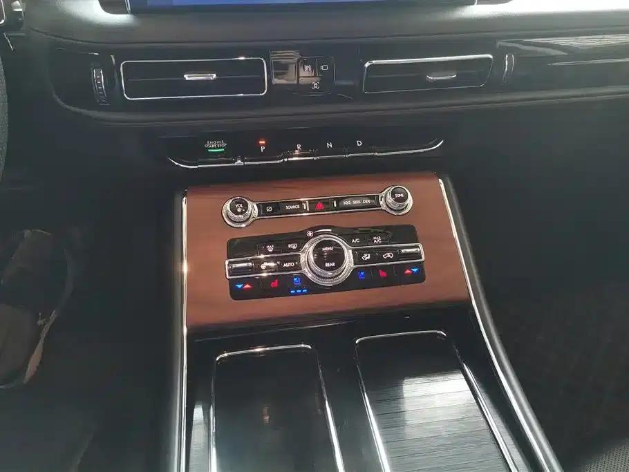 2022 Aviator 3.0T V6 AWD Premium Edition — миниатюра 16