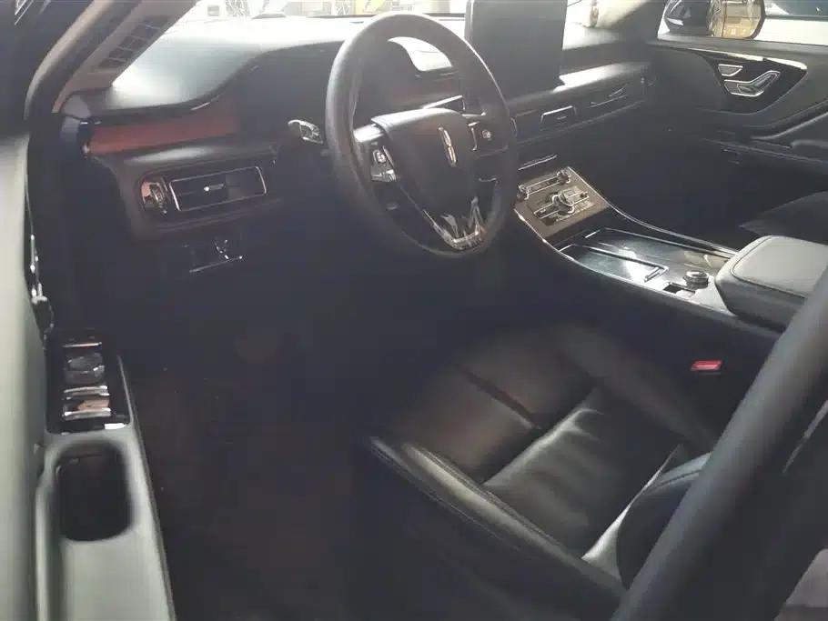 2022 Aviator 3.0T V6 AWD Premium Edition — миниатюра 9