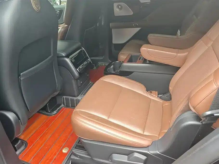 2020 Aviator 3.0T V6 AWD Executive Edition — миниатюра 11