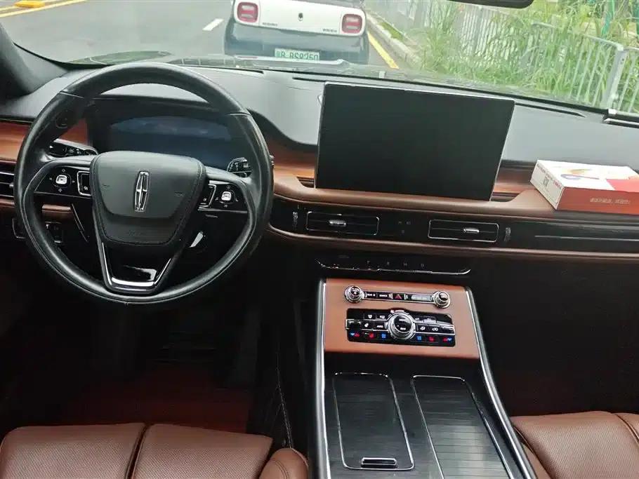 2020 Aviator 3.0T V6 AWD Executive Edition — миниатюра 12