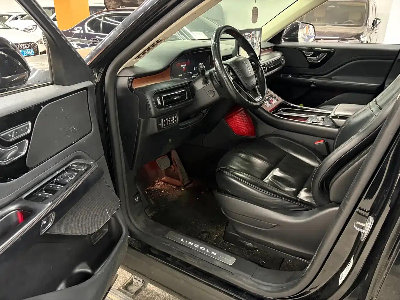 2020 Aviator 3.0T V6 AWD Premium Edition — миниатюра 4