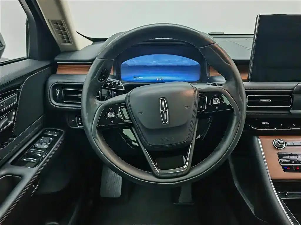 2022 Aviator 3.0T V6 AWD Premium Edition — миниатюра 11