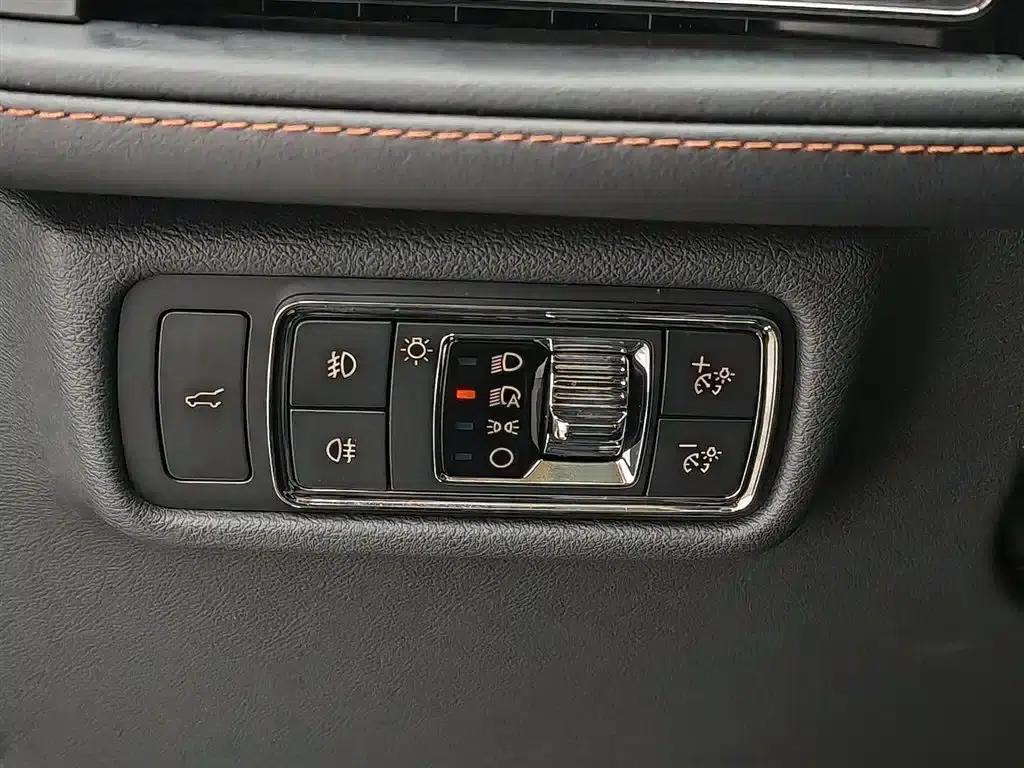 2022 Aviator 3.0T V6 AWD Premium Edition — миниатюра 21