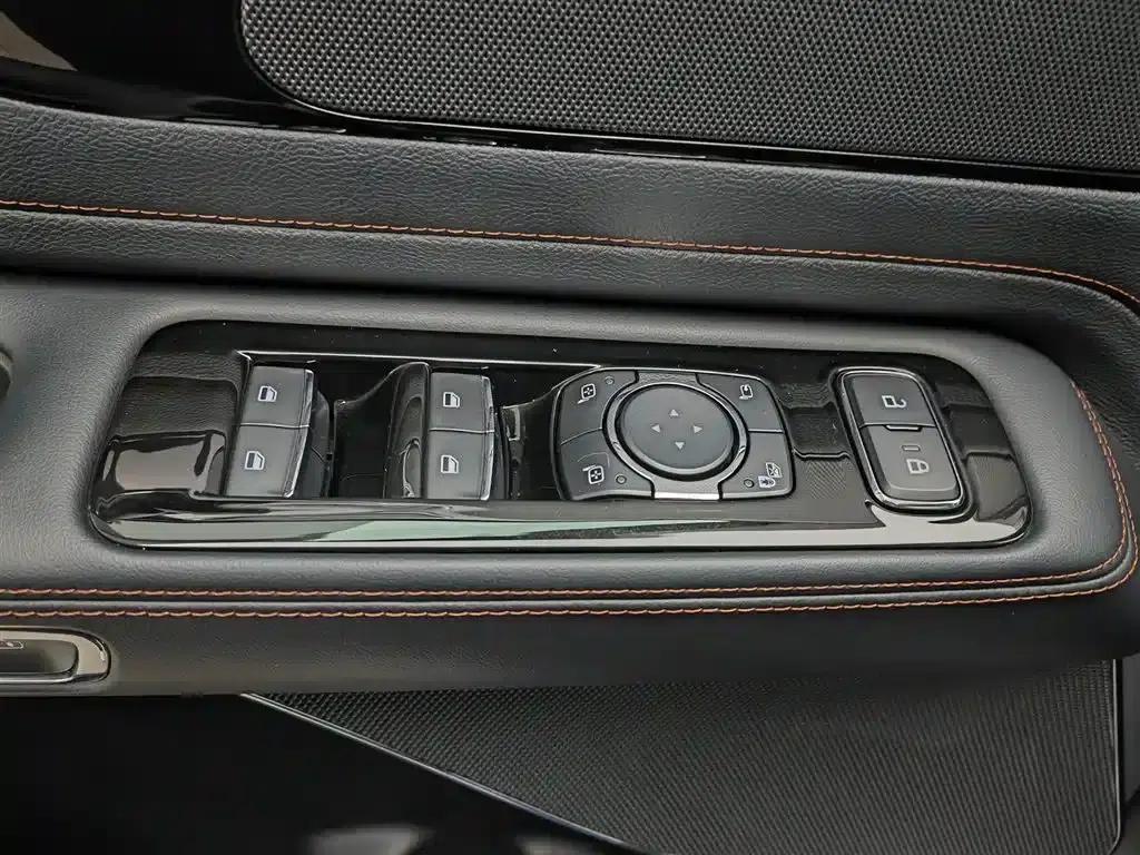 2022 Aviator 3.0T V6 AWD Premium Edition — миниатюра 9
