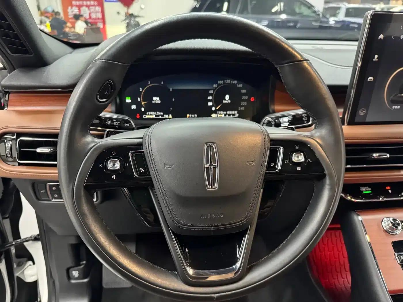 2021 Aviator 3.0T V6 AWD Executive Edition — миниатюра 18