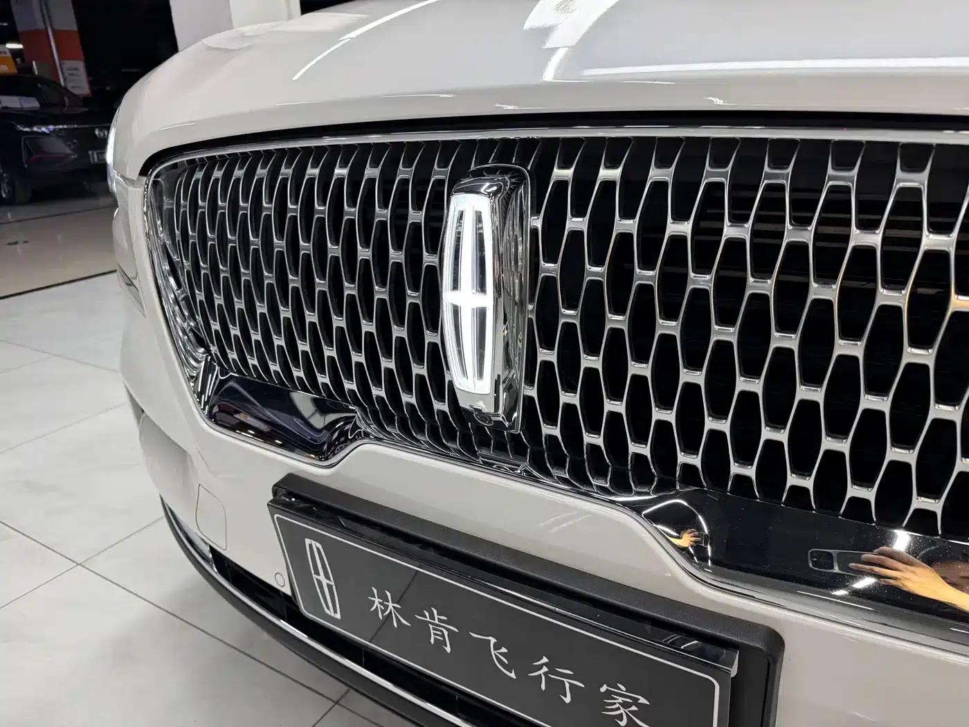2021 Aviator 3.0T V6 AWD Executive Edition — миниатюра 20
