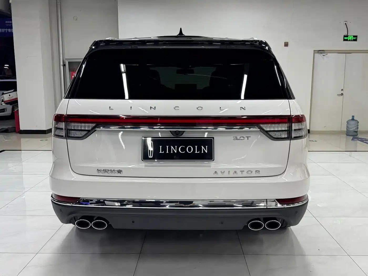 2021 Aviator 3.0T V6 AWD Executive Edition — миниатюра 6