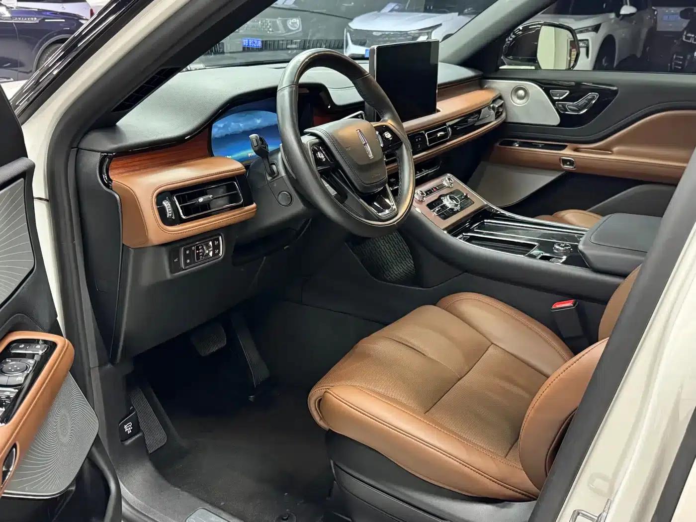 2021 Aviator 3.0T V6 AWD Executive Edition — миниатюра 8
